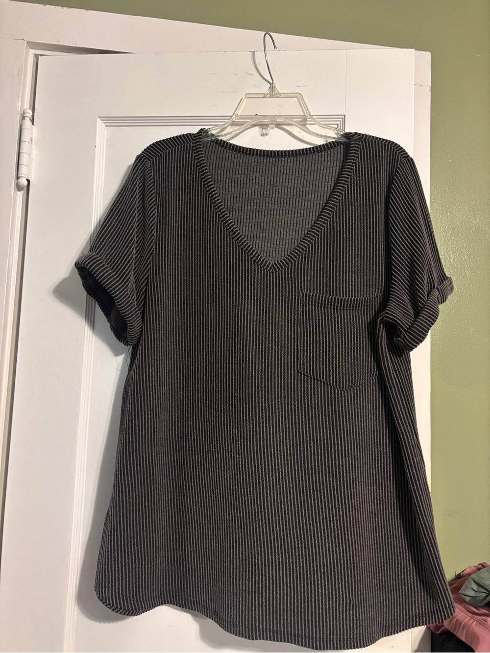 V-Neck Short Sleeve Ribbed Tee - Black and Gray